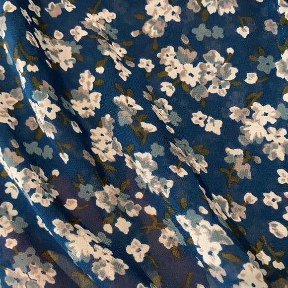 Sheer poly button down - Picture 5 of 6